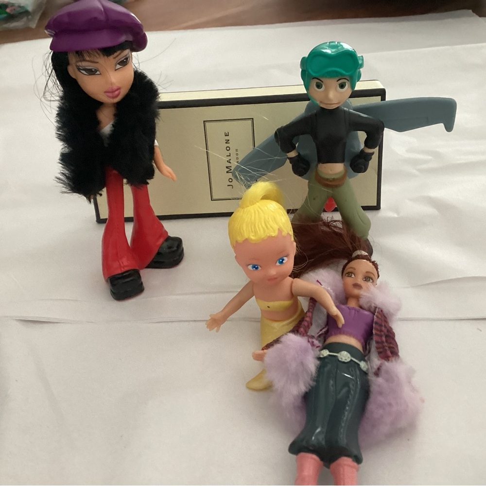 Vintage 2000’s early toys from Mc Donalds, and other mermaid.